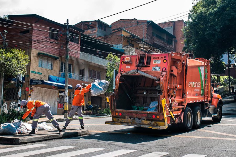 Las prácticas que tienen a Medellín atrapada en la basura