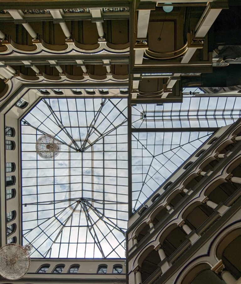 Palacio Nacional de Medellín, un acercamiento al estilo monárquico en medio de la ciudad. Fotos: Yohan Sierra Cuartas