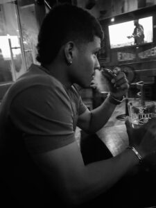 Nubes de controversia: el debate regulatorio de los vapeadores en Colombia