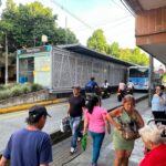 ¡Esto es lo que se hace! Autoridades administrativas del Metroplús siguen enfrentando la invasión de los carriles