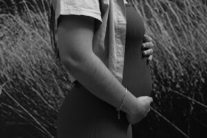 La mujer en transición: De la maternidad obligatoria a la autonomía