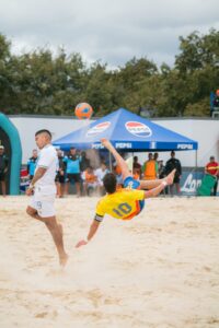 El jugador que nació sin mar y conquistó el fútbol playa